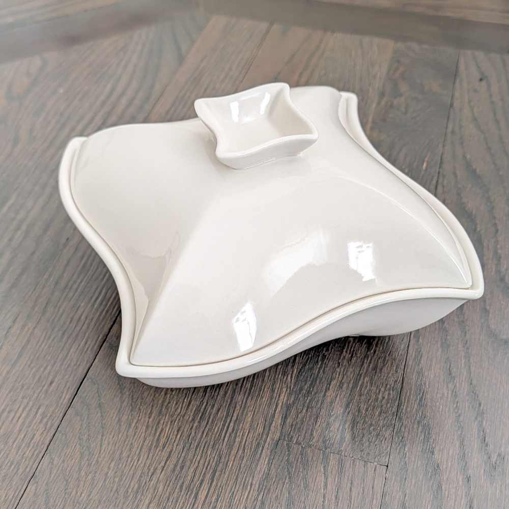 Godinger Cream Ceramic Covered Dish